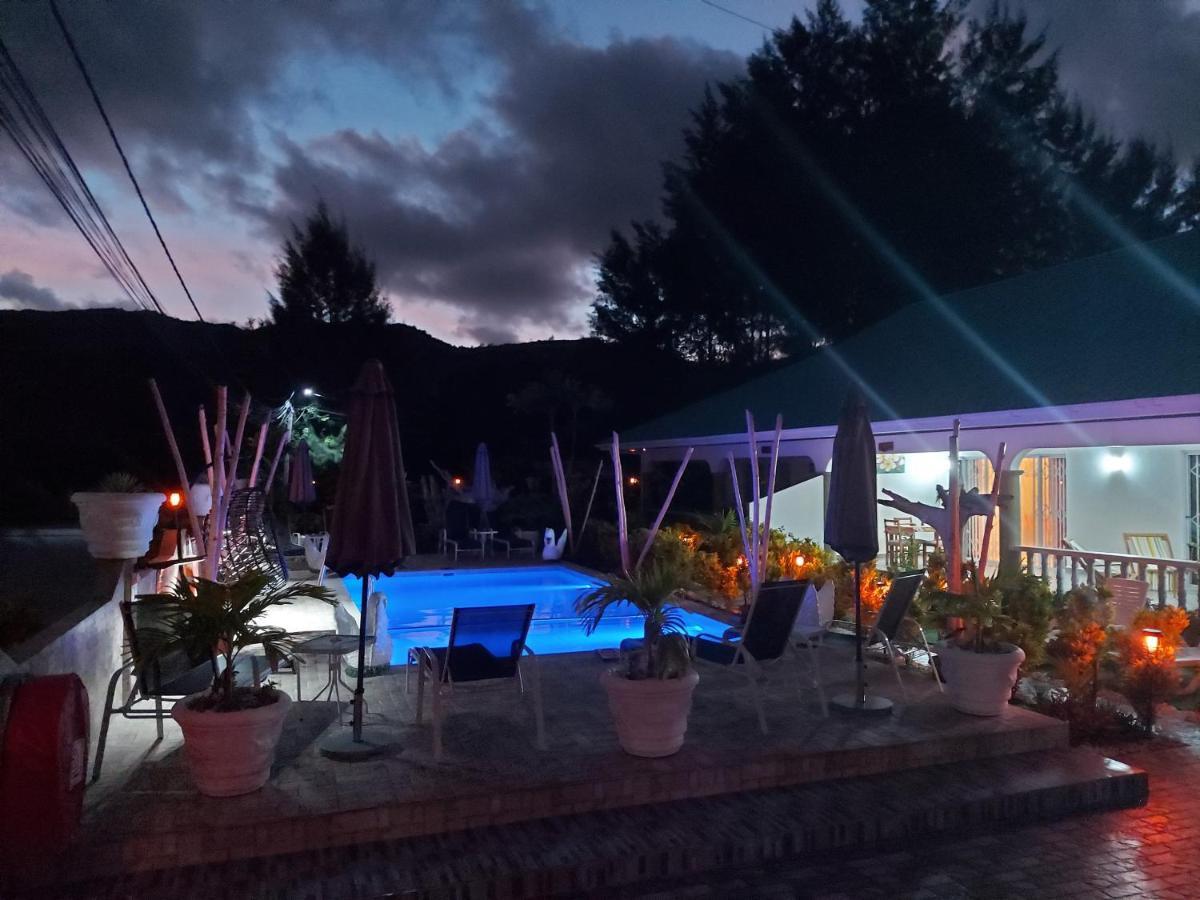 Leo'S Petit Villa Annex 프레슬린섬 외부 사진